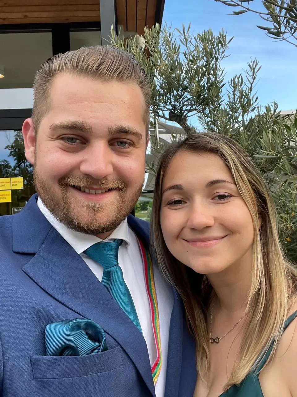 Helene und Philipp festlich gekleidet