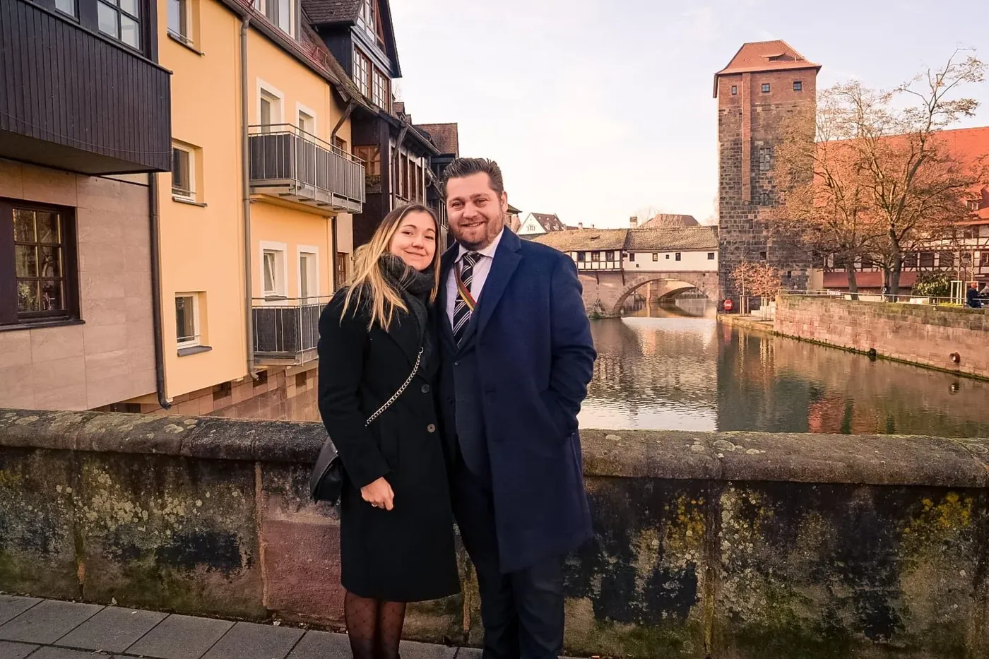 Helene und Philipp gemeinsam am Wasser